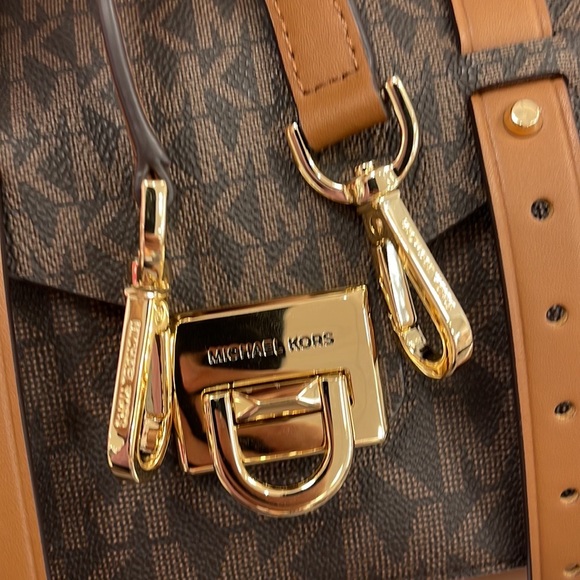 MICHAEL KORS MANHATTAN MEDIUM TOP HANDLE SCHOOL SATCHEL CROSSBODY BAG BROWN
NWT - Picture 9 of 16